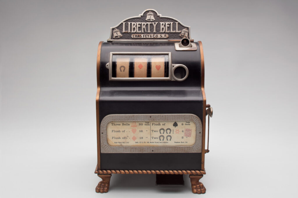 현대적인 슬롯 게임의 시초