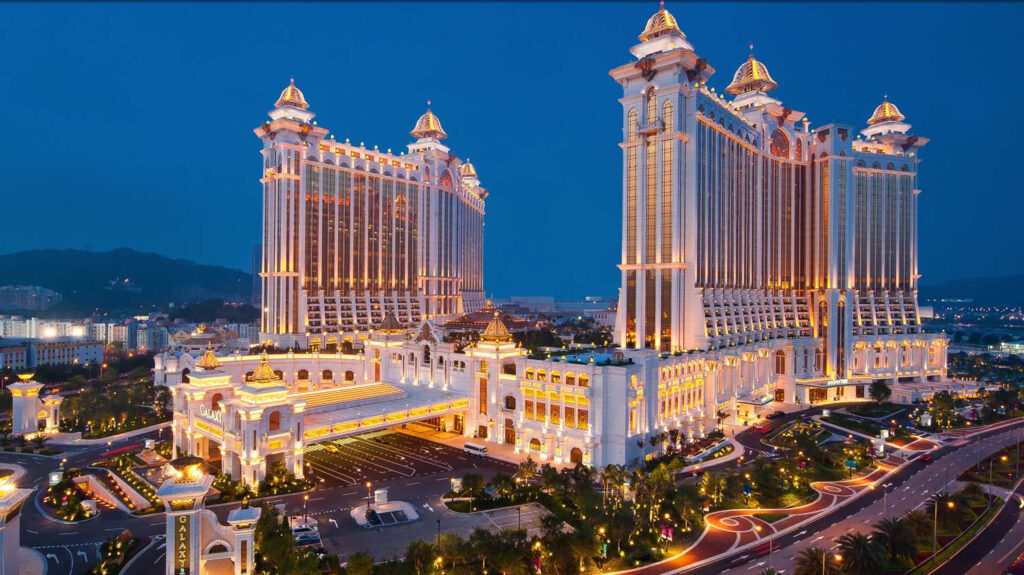 非카지노 부문 거액 투자, 빚 폭탄 부메랑으로