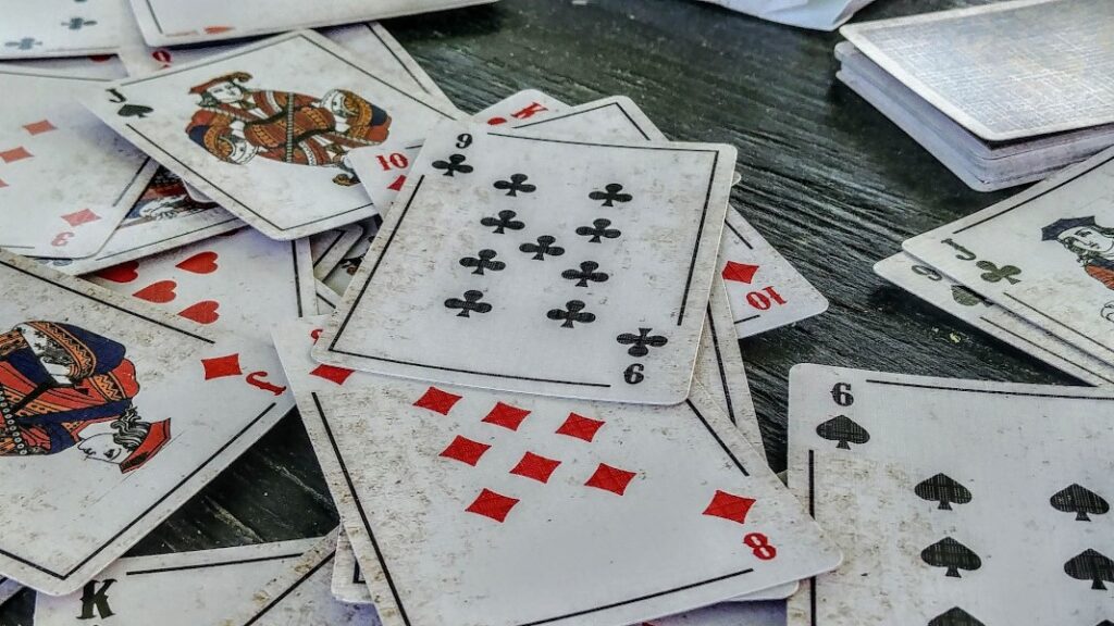 하이로우 (Hi-Lo) 게임 족보