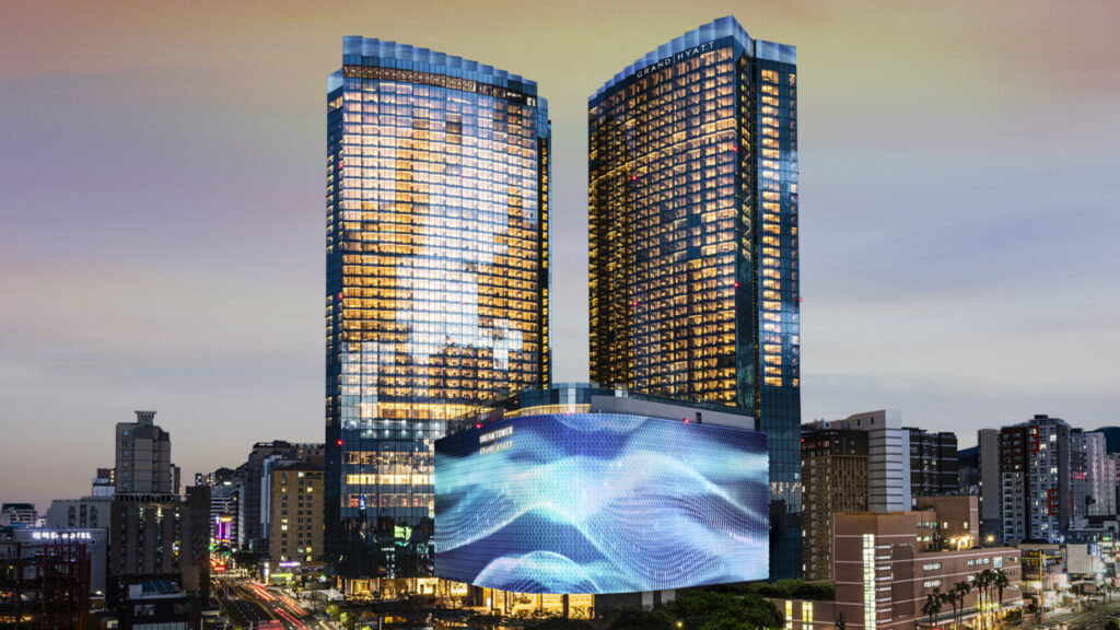 카지노 영업 재개로 분주한 관련 업계