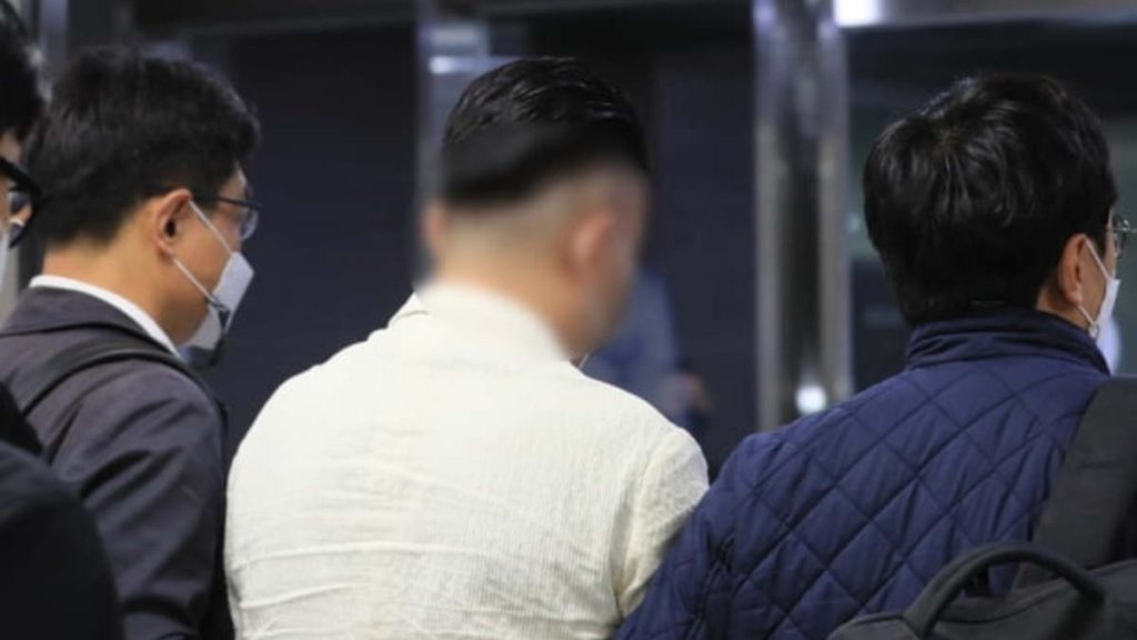 145억 횡령 중국인 체포수사 1년10개월 만에 자진 입국