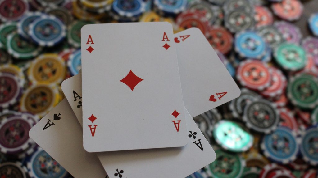 블랙잭 규칙에 따른 기대 이익 : 플레이어에게 불리한 규칙