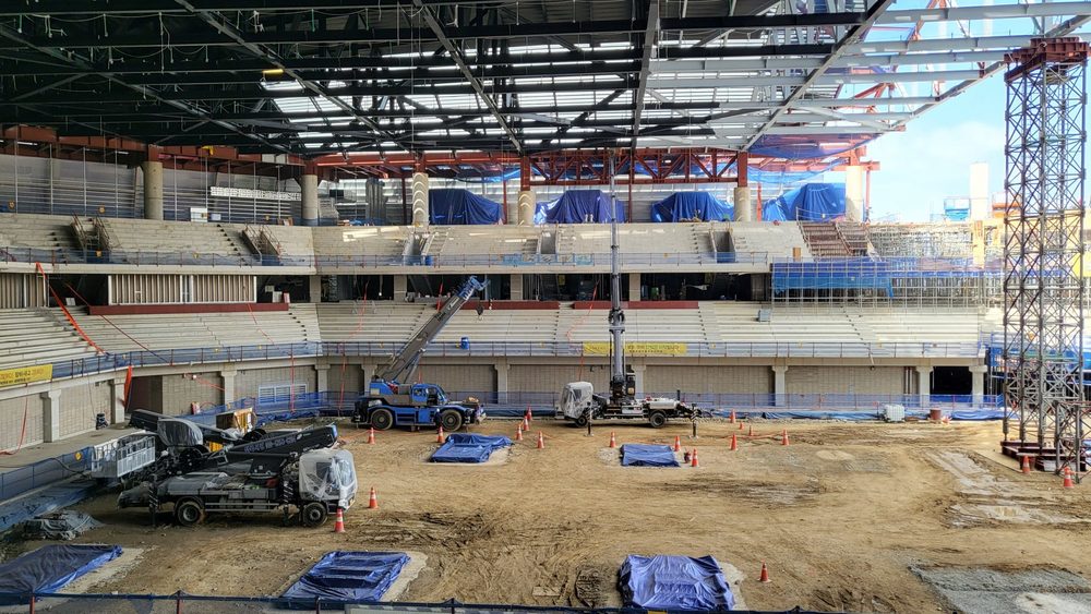 지역 사회와의 공생과 협력을 주장하는 목소리도