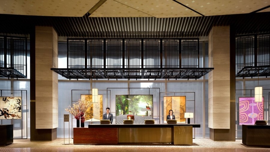 제주도 찾는 외국인이 폭증하며 카지노와 호텔은 역대 최고 호황