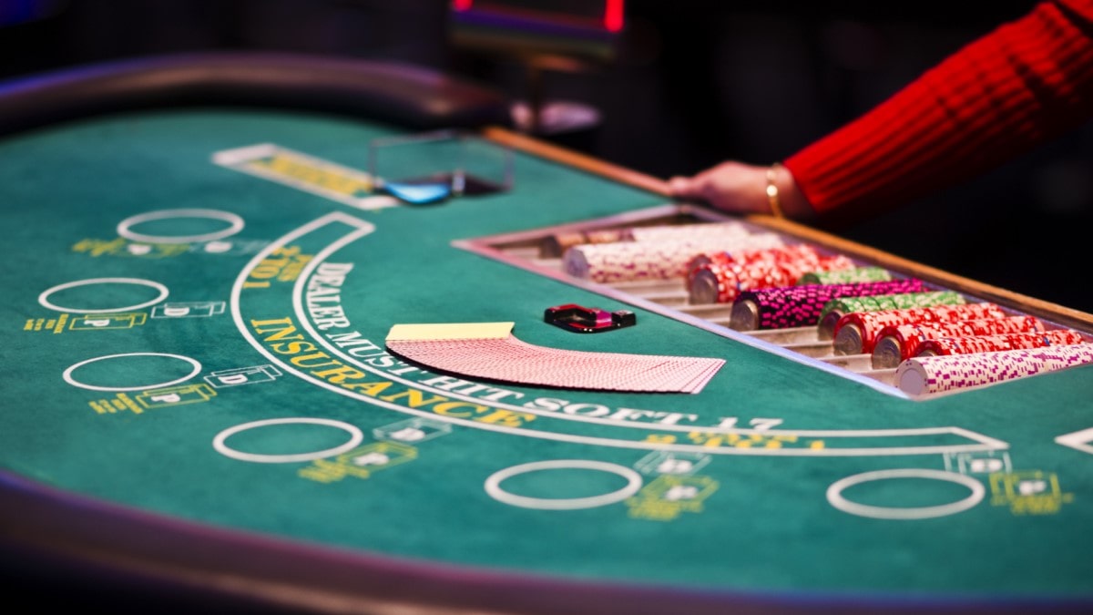 상반된 매출 성적표에 희비 엇갈린 한국 카지노