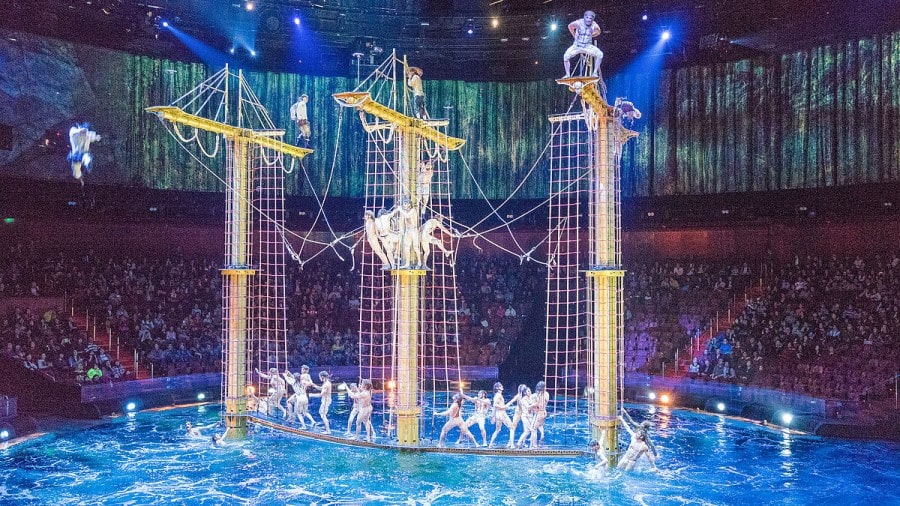 하우스 오브 댄싱 워터 (House of Dancing Water)