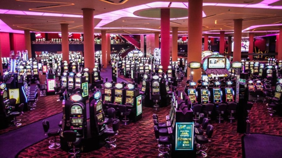 테이블 게임보다 슬롯 게임 위주의 운영, 북미 카지노와 닮은 모양새