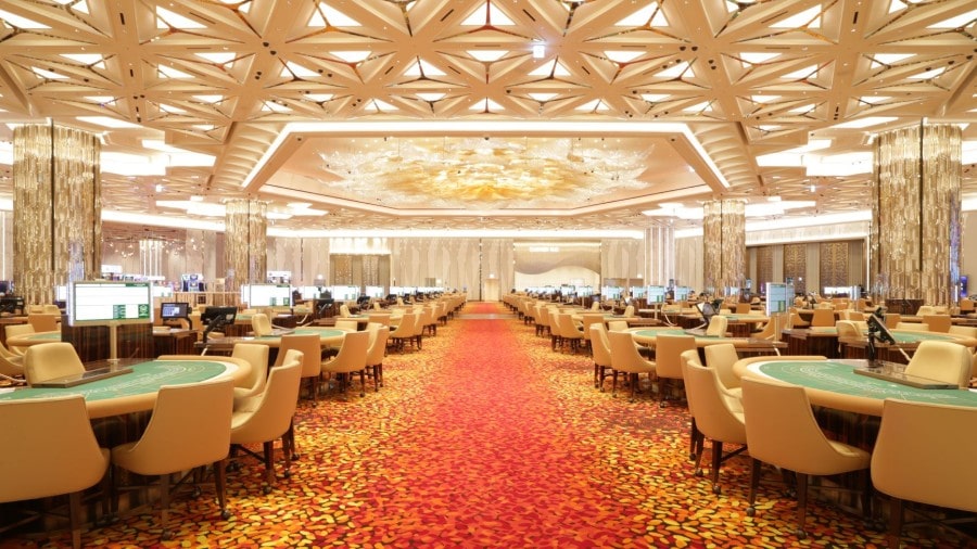 역대 최대 실적 행진이 실질적인 외화 수익으로 연결되려면 규제 완화가 필수