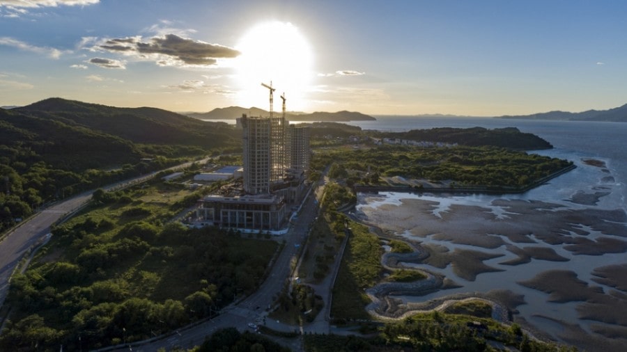 시공사의 유치권 행사와 카지노 신규 허가가 걸림돌