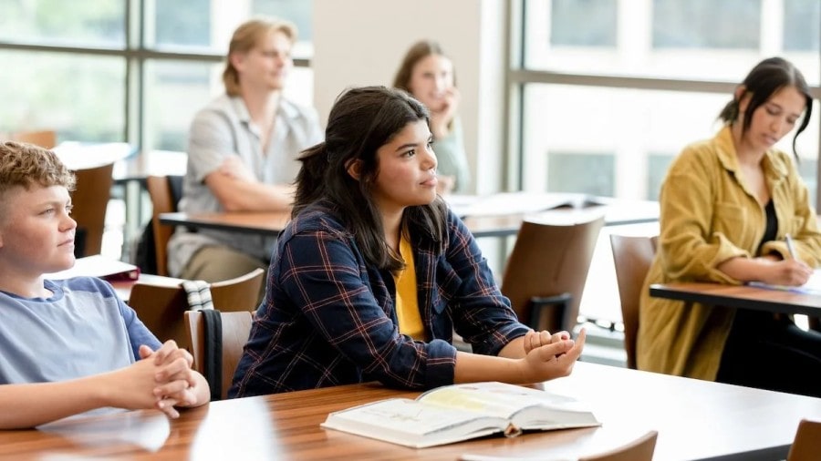 고질적인 인력난, 실효성 부족한 대책이 문제를 어렵게 만들어