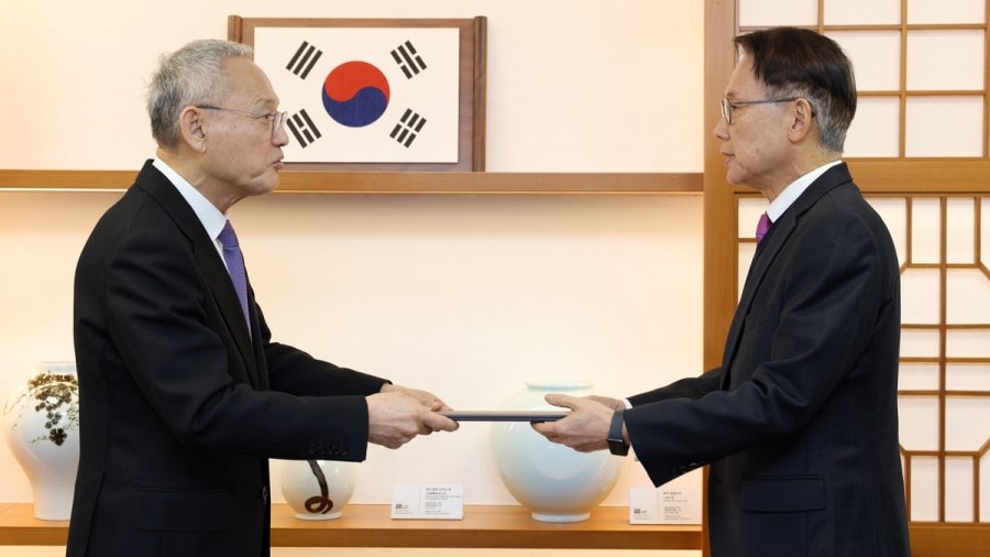 정치적 논란에 휘말리며 경영 위기에 빠진 GKL