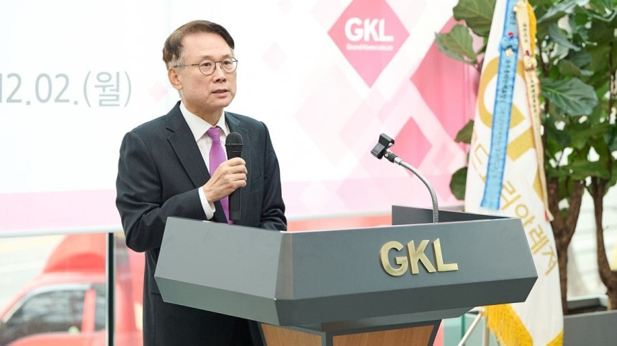 경쟁사 대비 뒤쳐지는 실적에 대한 압박도 여전