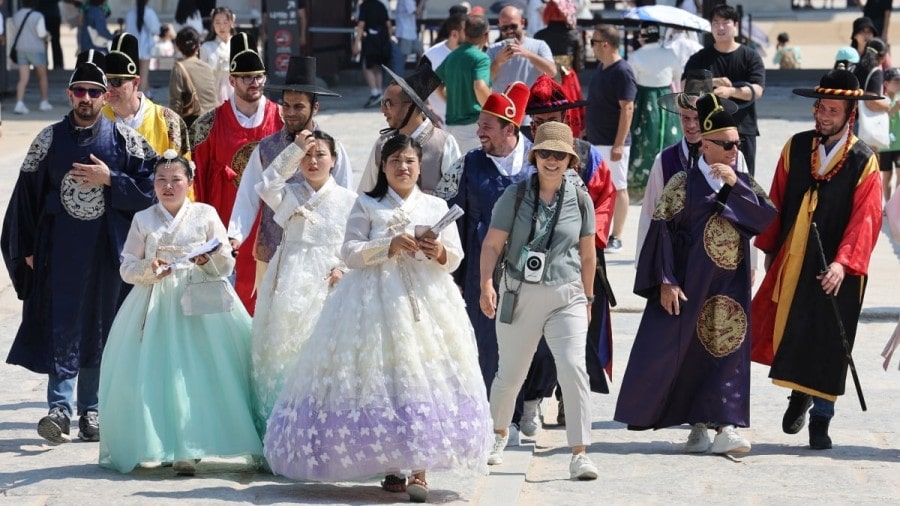 중국인 방문 증가가 예상되는 가운데 지역 사회의 불안도 높아져